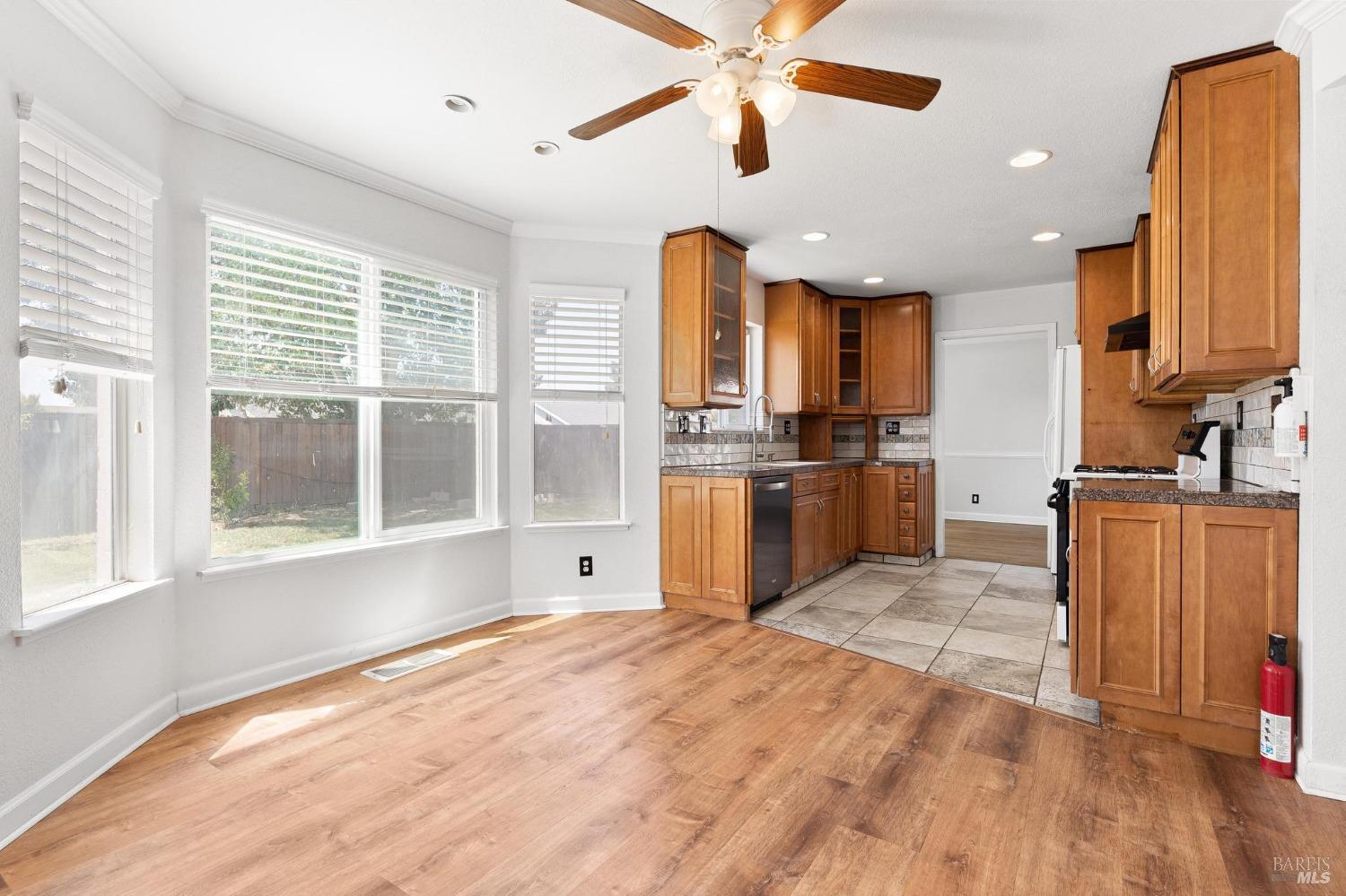 Detail Gallery Image 15 of 42 For 728 Monte Carlo Dr, Suisun City,  CA 94585 - 4 Beds | 3 Baths