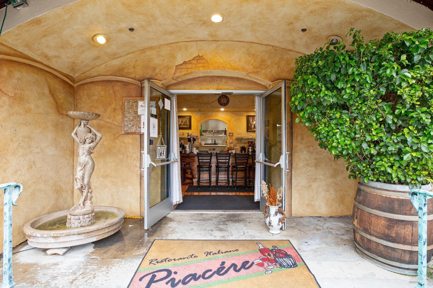 Detail Gallery Image 4 of 25 For 504 N Cloverdale Blvd,  Cloverdale,  CA 95425 - – Beds | – Baths