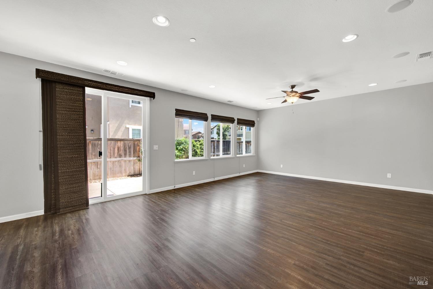 Detail Gallery Image 13 of 64 For 1265 Cornell Ct, Dixon,  CA 95620 - 3 Beds | 2/1 Baths