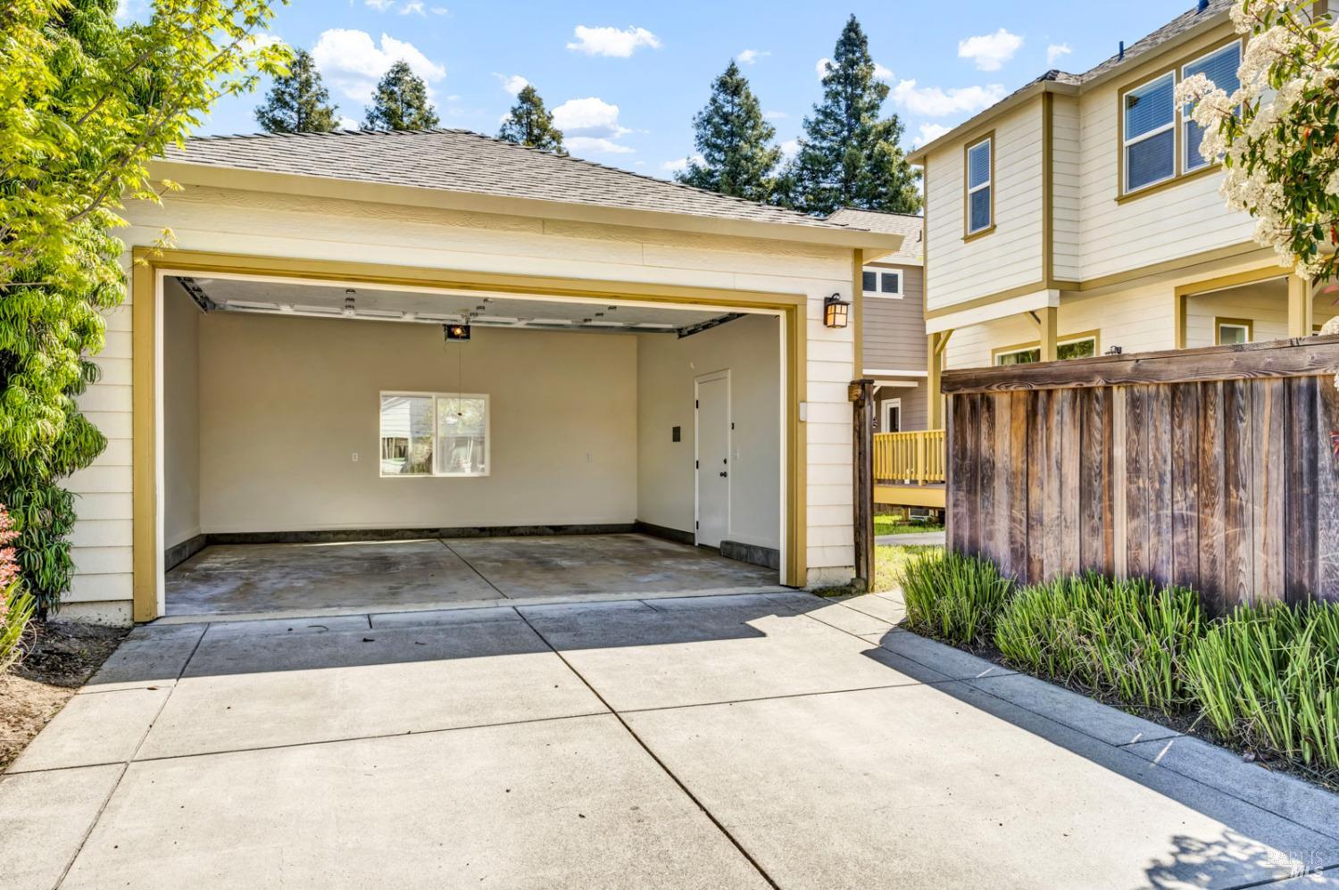 Detail Gallery Image 11 of 49 For 5 Clark Ave, Cloverdale,  CA 95425 - 3 Beds | 2/1 Baths