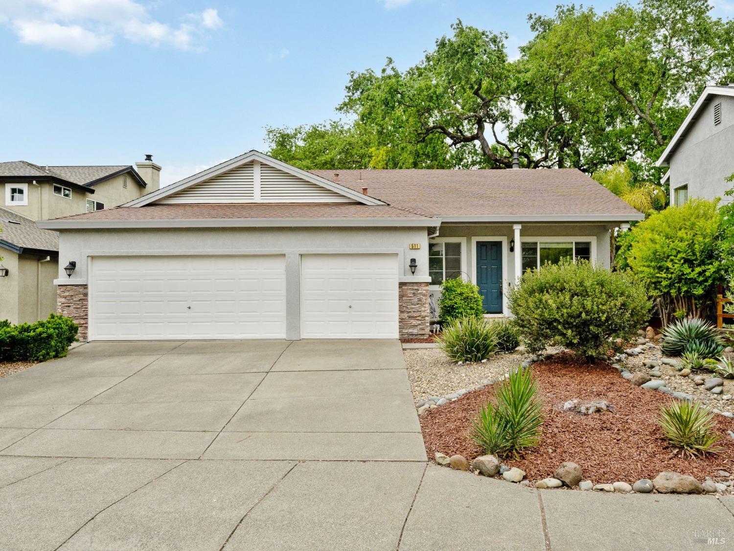Detail Gallery Image 1 of 1 For 511 Buckeye Dr, Windsor,  CA 95492 - 3 Beds | 2 Baths