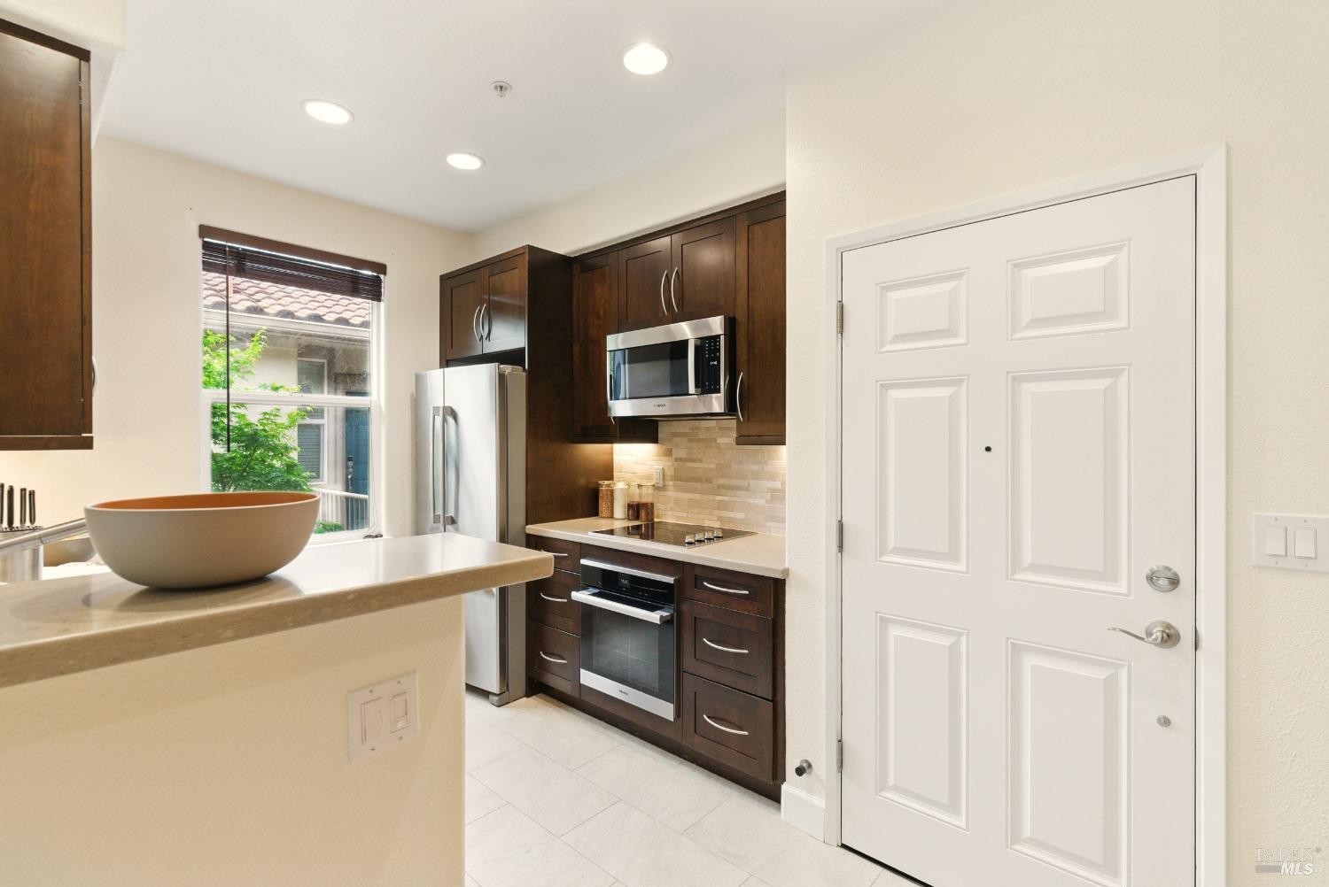 Detail Gallery Image 6 of 39 For 401 North Ave #310,  San Rafael,  CA 94903 - 1 Beds | 1 Baths