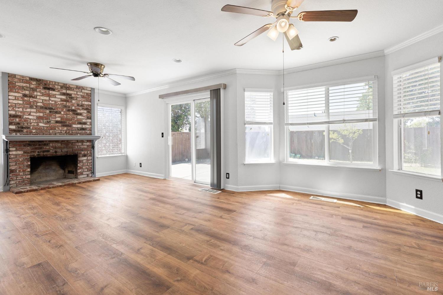 Detail Gallery Image 14 of 42 For 728 Monte Carlo Dr, Suisun City,  CA 94585 - 4 Beds | 3 Baths