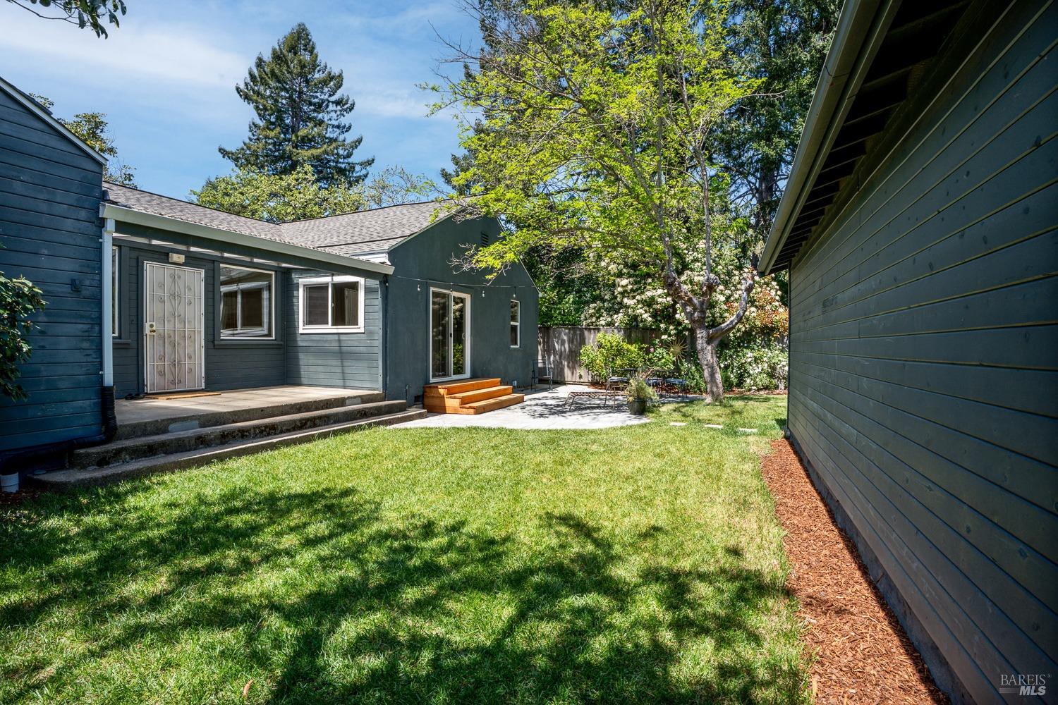 Detail Gallery Image 12 of 35 For 555 Hazel Ave, Ukiah,  CA 95482 - 4 Beds | 3 Baths