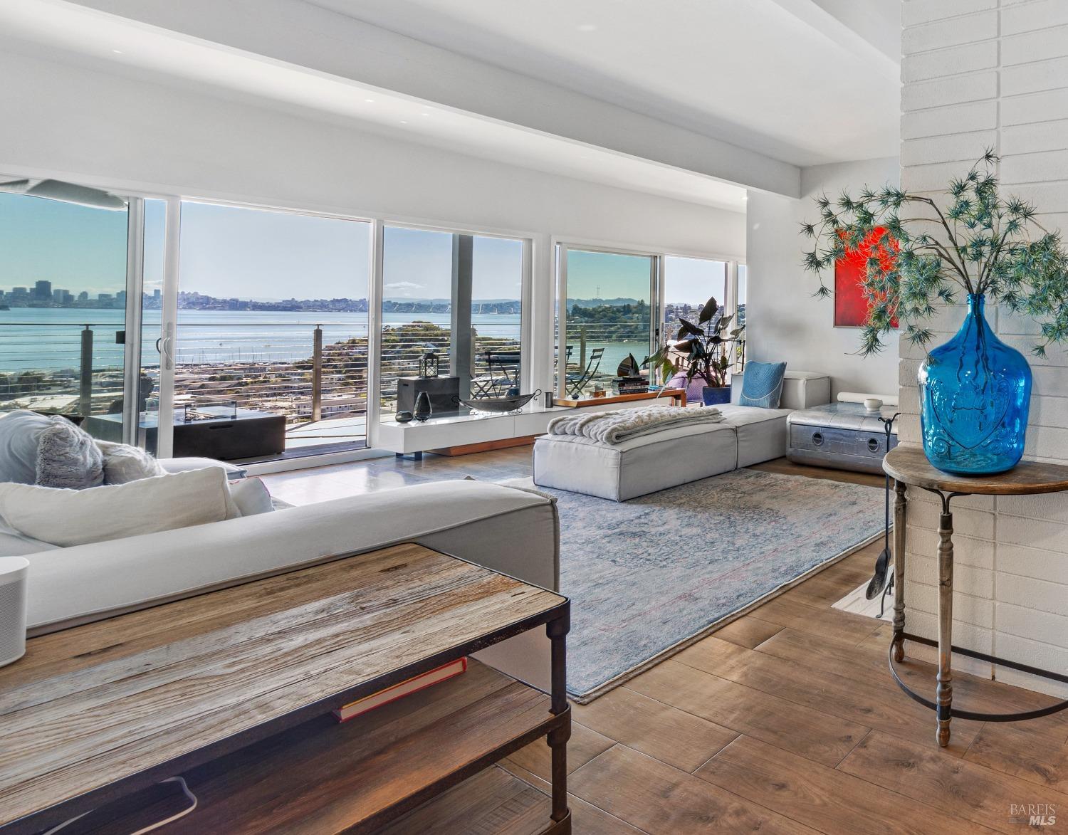 Detail Gallery Image 6 of 33 For Address Is Not Disclosed,  Tiburon,  CA 94920 - 2 Beds | 2 Baths