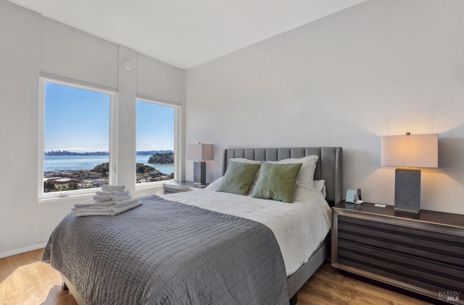 Detail Gallery Image 17 of 33 For Address Is Not Disclosed,  Tiburon,  CA 94920 - 2 Beds | 2 Baths
