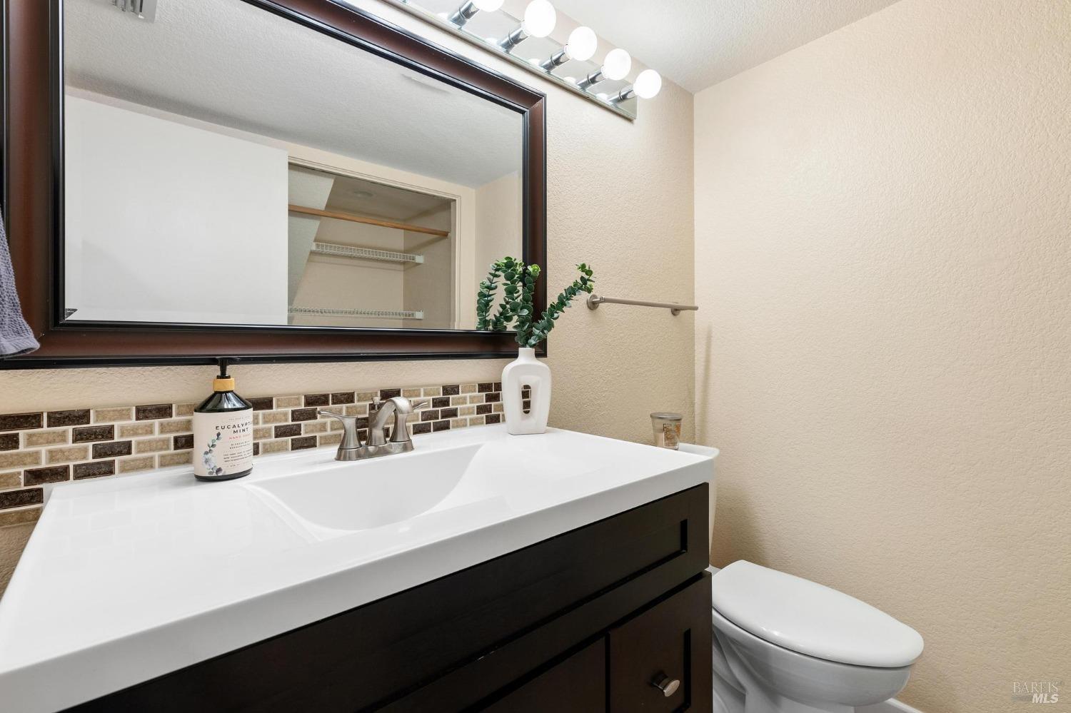 Detail Gallery Image 14 of 37 For 814 Morissette Way, Vacaville,  CA 95687 - 3 Beds | 2/1 Baths