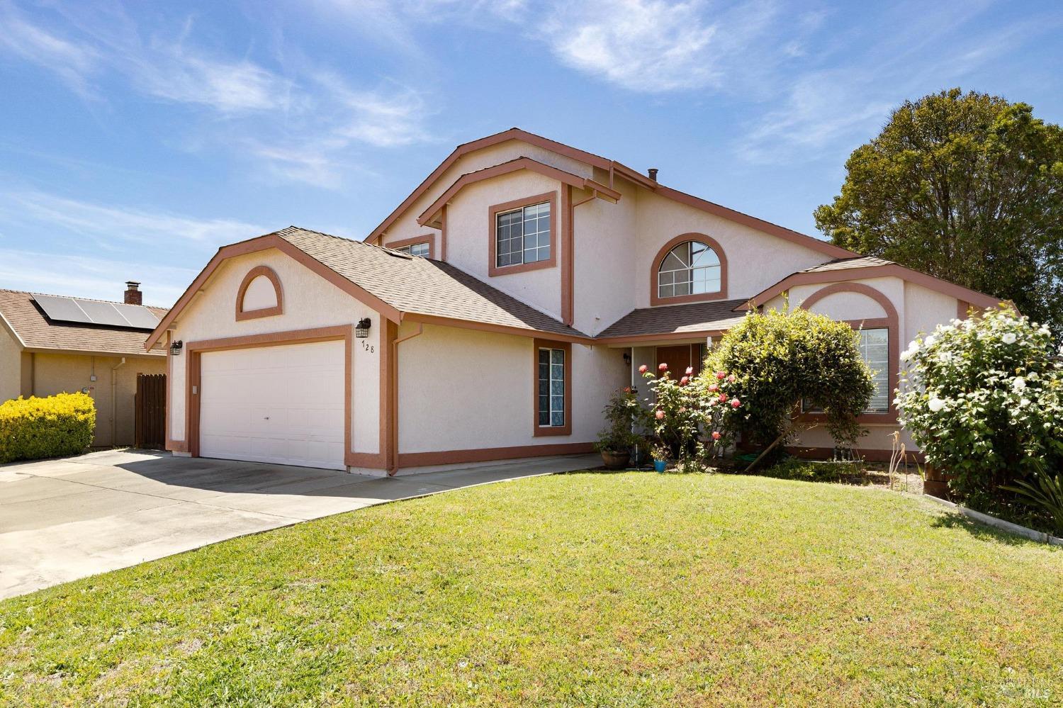Detail Gallery Image 1 of 42 For 728 Monte Carlo Dr, Suisun City,  CA 94585 - 4 Beds | 3 Baths