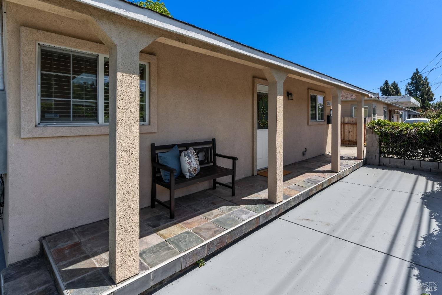 Detail Gallery Image 3 of 45 For 2208 Sacramento St, Vallejo,  CA 94590 - 4 Beds | 2 Baths