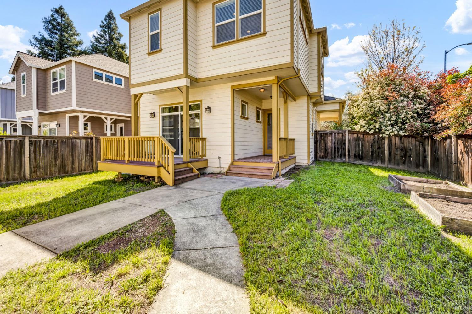 Detail Gallery Image 17 of 49 For 5 Clark Ave, Cloverdale,  CA 95425 - 3 Beds | 2/1 Baths