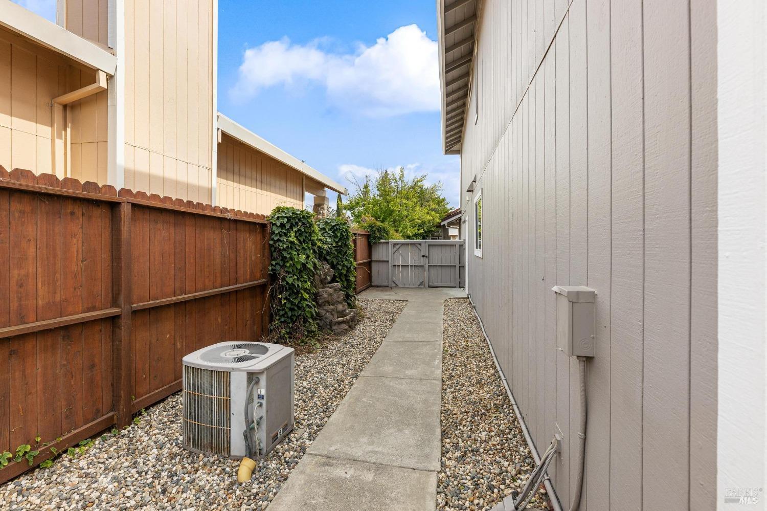 Detail Gallery Image 30 of 37 For 814 Morissette Way, Vacaville,  CA 95687 - 3 Beds | 2/1 Baths
