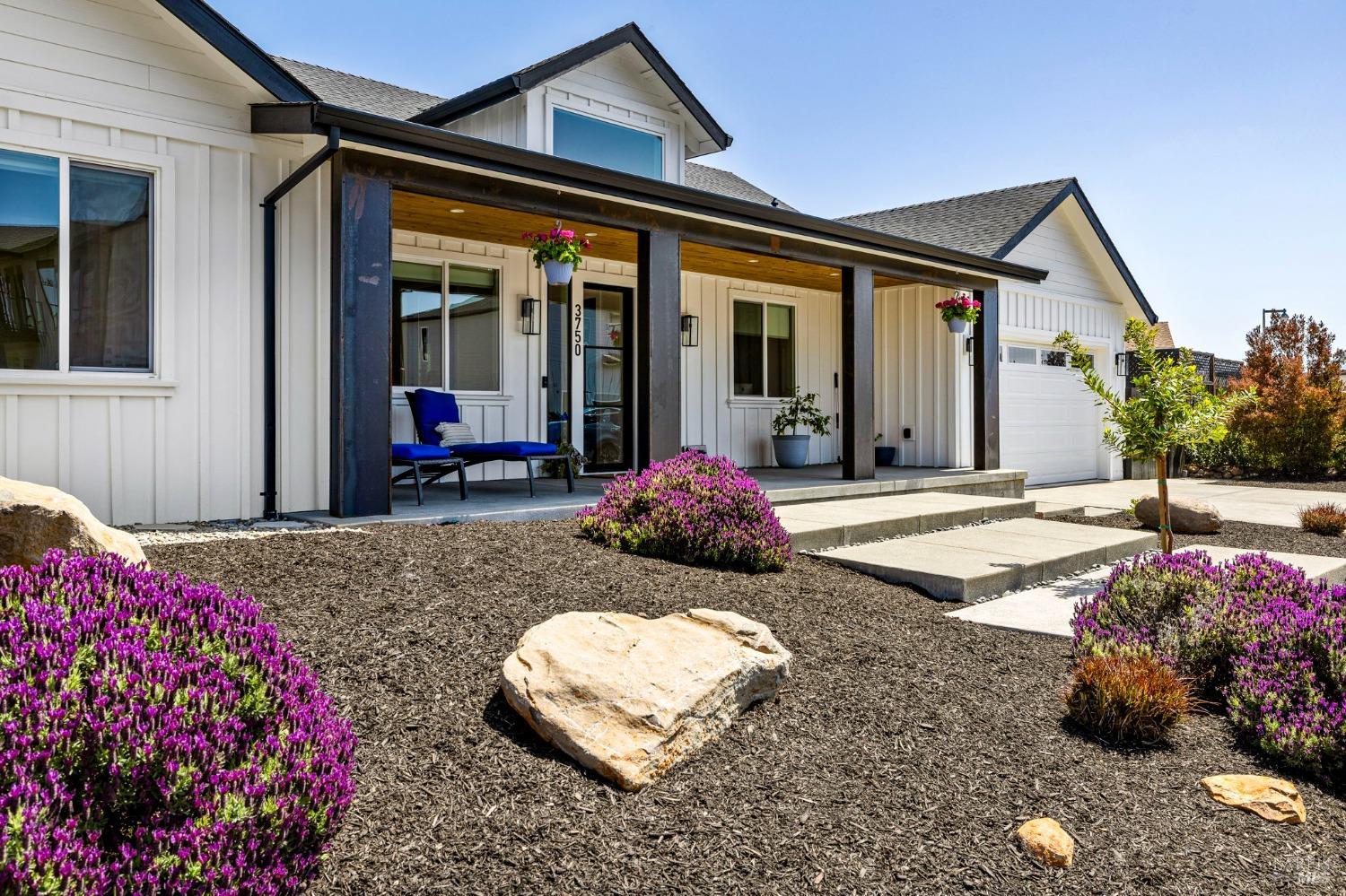 Detail Gallery Image 3 of 59 For 3750 Sawgrass Pl, Santa Rosa,  CA 95403 - 4 Beds | 3/1 Baths
