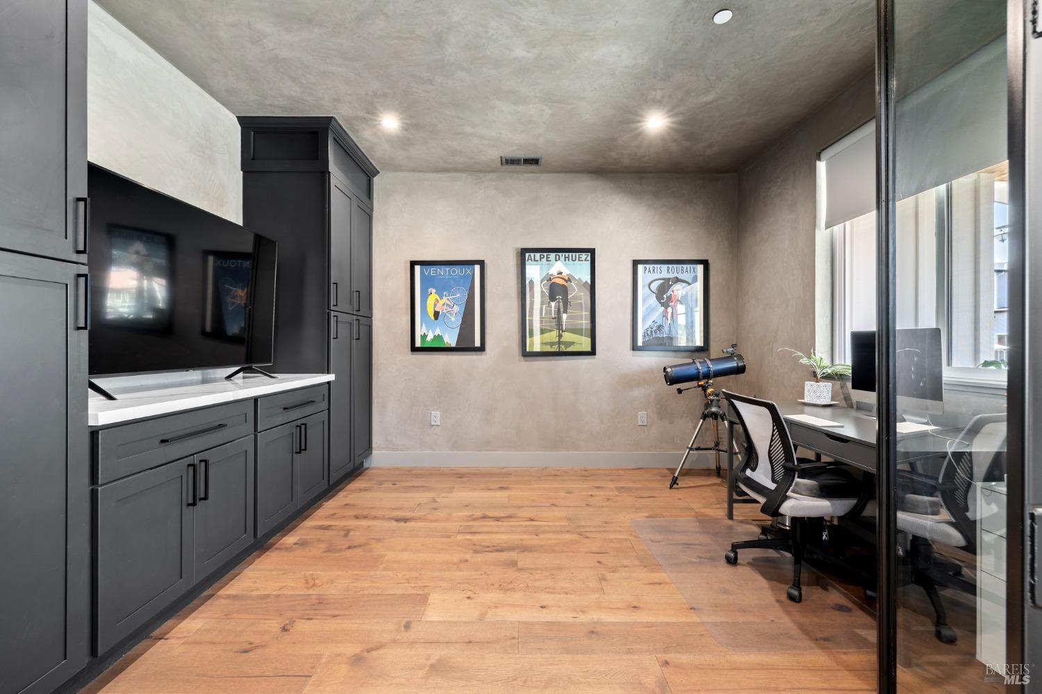 Detail Gallery Image 26 of 59 For 3750 Sawgrass Pl, Santa Rosa,  CA 95403 - 4 Beds | 3/1 Baths