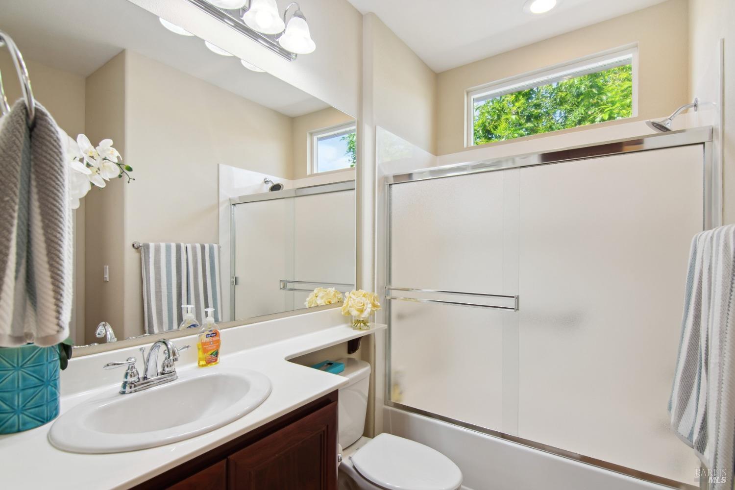 Detail Gallery Image 10 of 66 For 500 Three Rivers Ct, Rio Vista,  CA 94571 - 2 Beds | 2 Baths