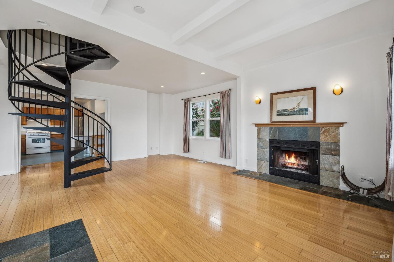 Detail Gallery Image 7 of 76 For 58 Main St, San Rafael,  CA 94964 - 2 Beds | 2 Baths