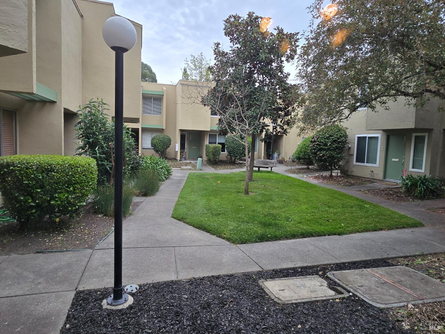 Detail Gallery Image 1 of 19 For 3050 Yulupa Ave, Santa Rosa,  CA 95405 - 2 Beds | 1/1 Baths