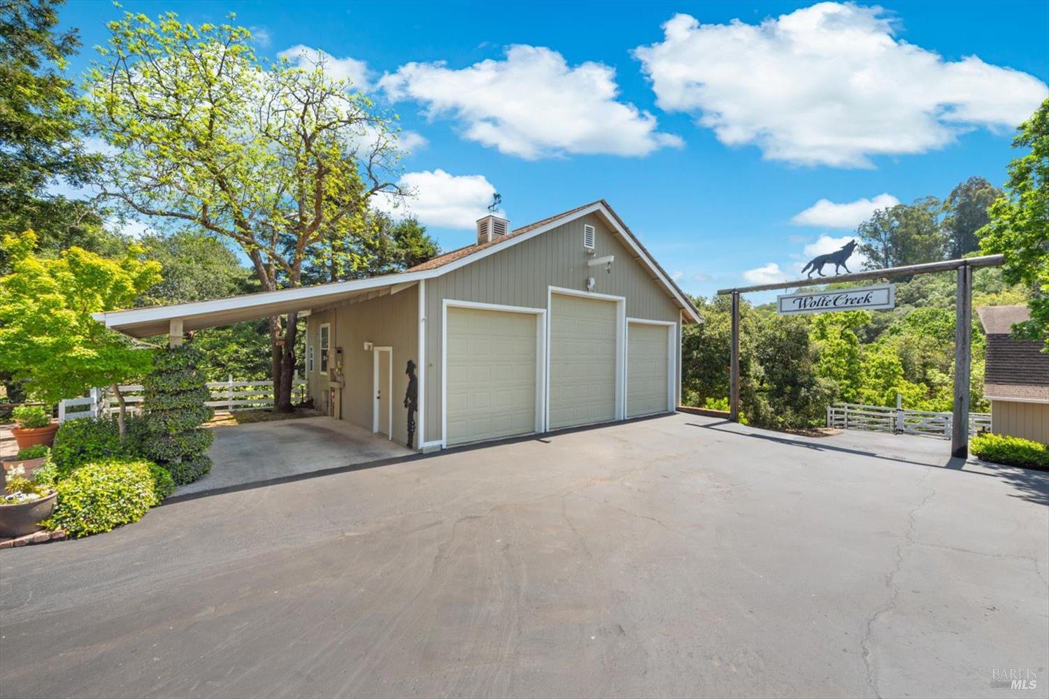 Detail Gallery Image 5 of 88 For 2297 1st Ave, Napa,  CA 94558 - 3 Beds | 3 Baths