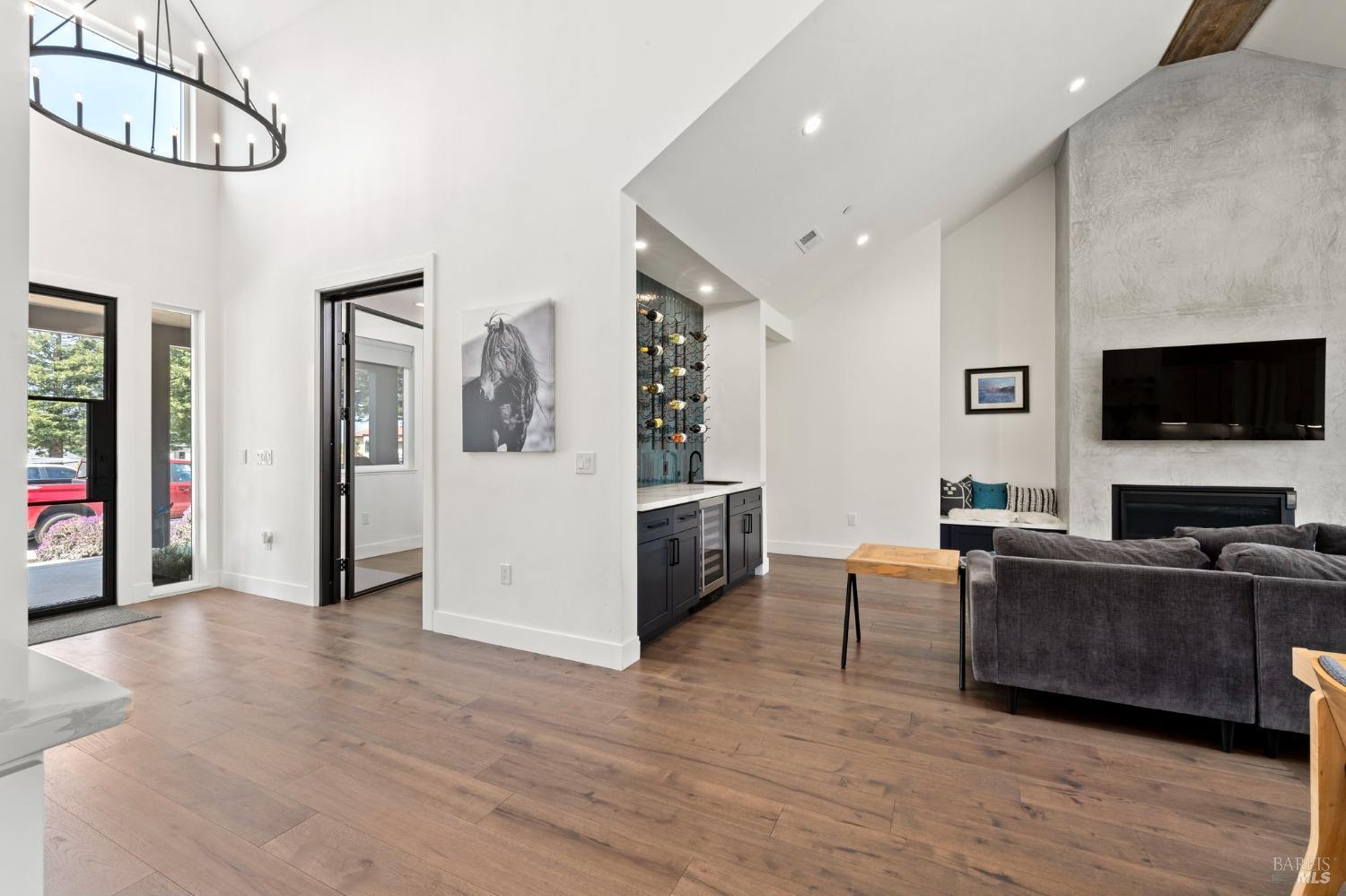 Detail Gallery Image 9 of 59 For 3750 Sawgrass Pl, Santa Rosa,  CA 95403 - 4 Beds | 3/1 Baths