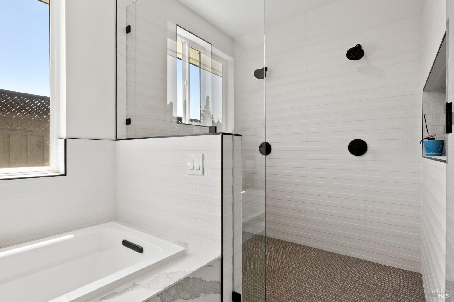 Detail Gallery Image 34 of 59 For 3750 Sawgrass Pl, Santa Rosa,  CA 95403 - 4 Beds | 3/1 Baths