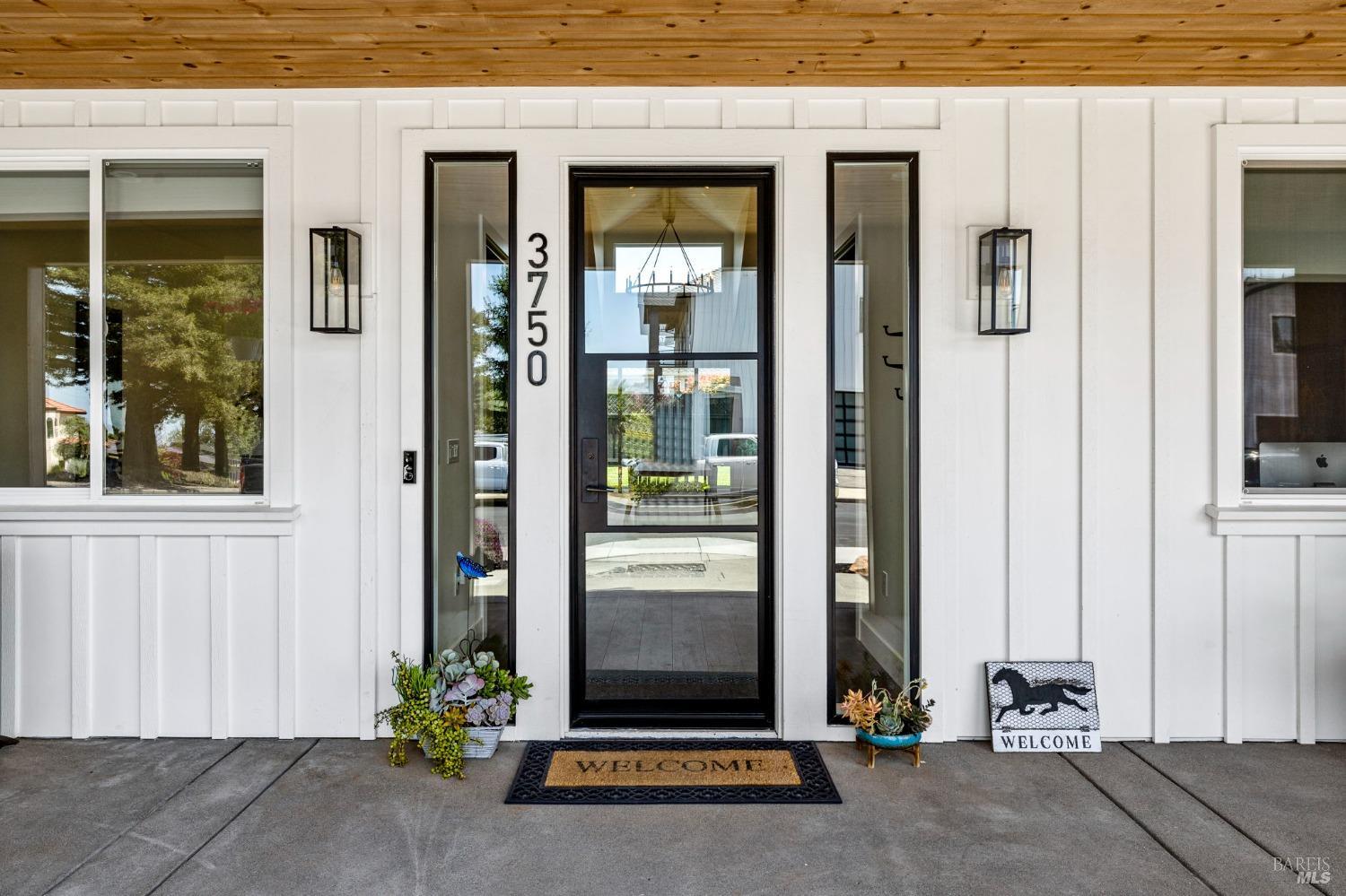 Detail Gallery Image 5 of 59 For 3750 Sawgrass Pl, Santa Rosa,  CA 95403 - 4 Beds | 3/1 Baths
