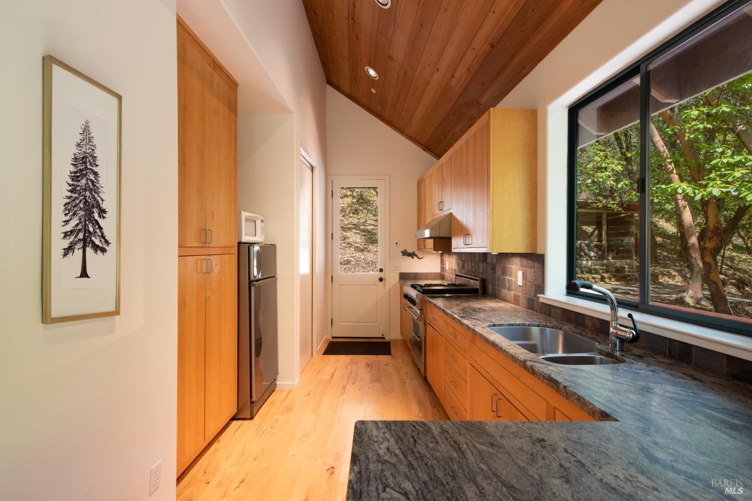 Detail Gallery Image 10 of 35 For 16300 Yerba Santa Rd, Geyserville,  CA 95441 - 1 Beds | 1 Baths