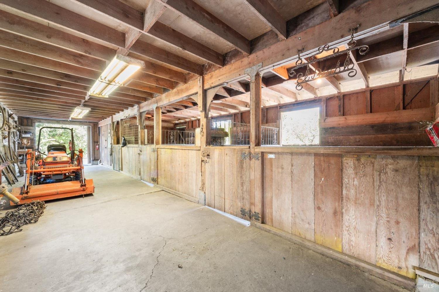 Detail Gallery Image 11 of 88 For 2297 1st Ave, Napa,  CA 94558 - 3 Beds | 3 Baths