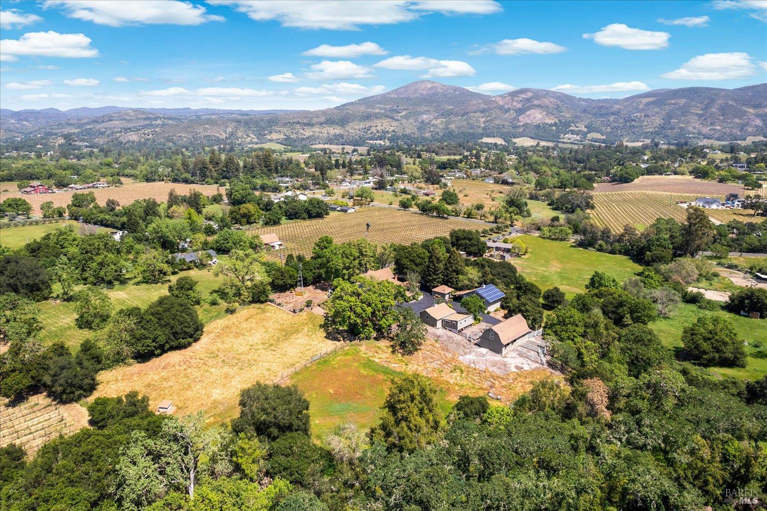 Detail Gallery Image 42 of 88 For 2297 1st Ave, Napa,  CA 94558 - 3 Beds | 3 Baths