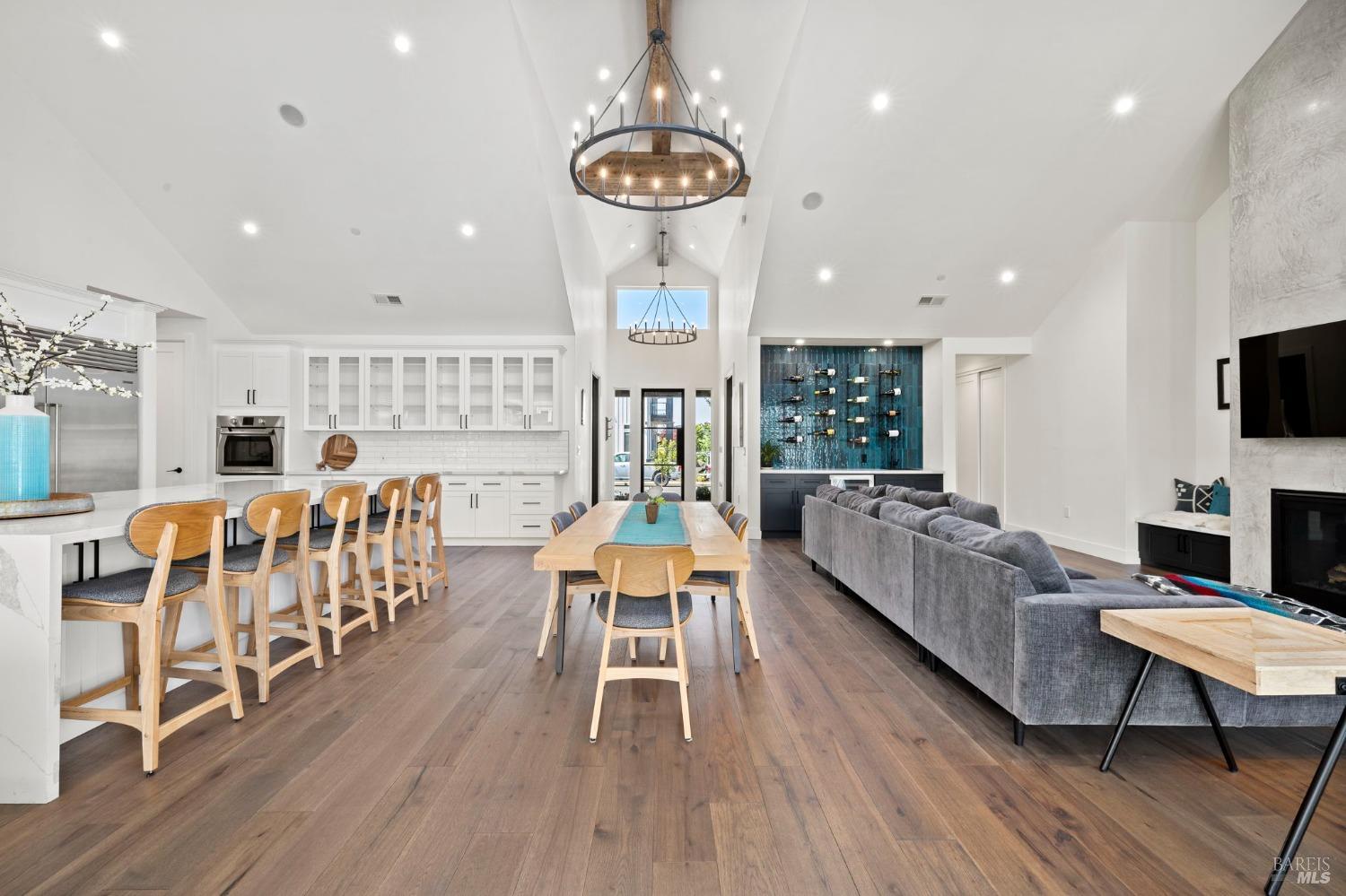Detail Gallery Image 12 of 59 For 3750 Sawgrass Pl, Santa Rosa,  CA 95403 - 4 Beds | 3/1 Baths