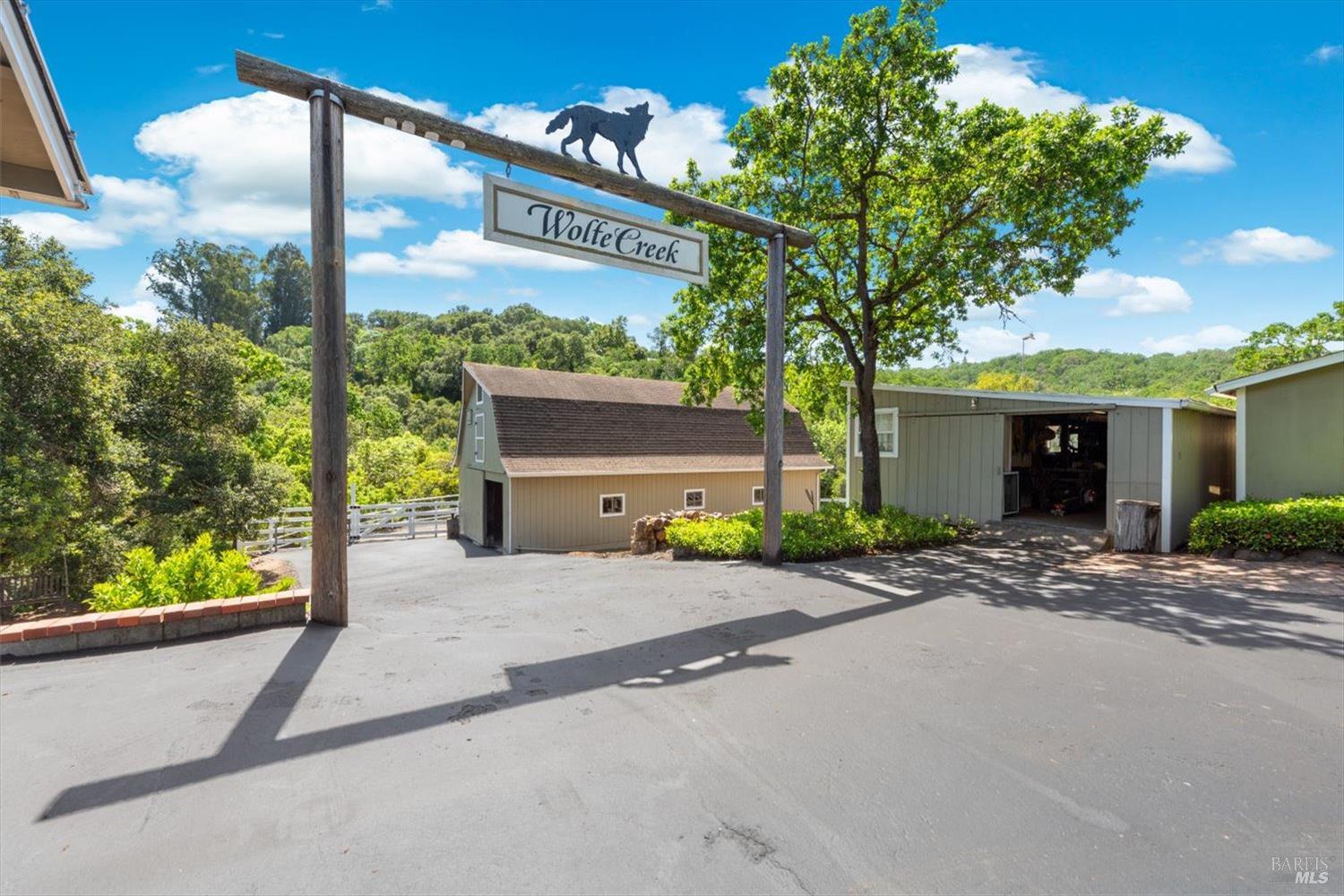 Detail Gallery Image 8 of 88 For 2297 1st Ave, Napa,  CA 94558 - 3 Beds | 3 Baths