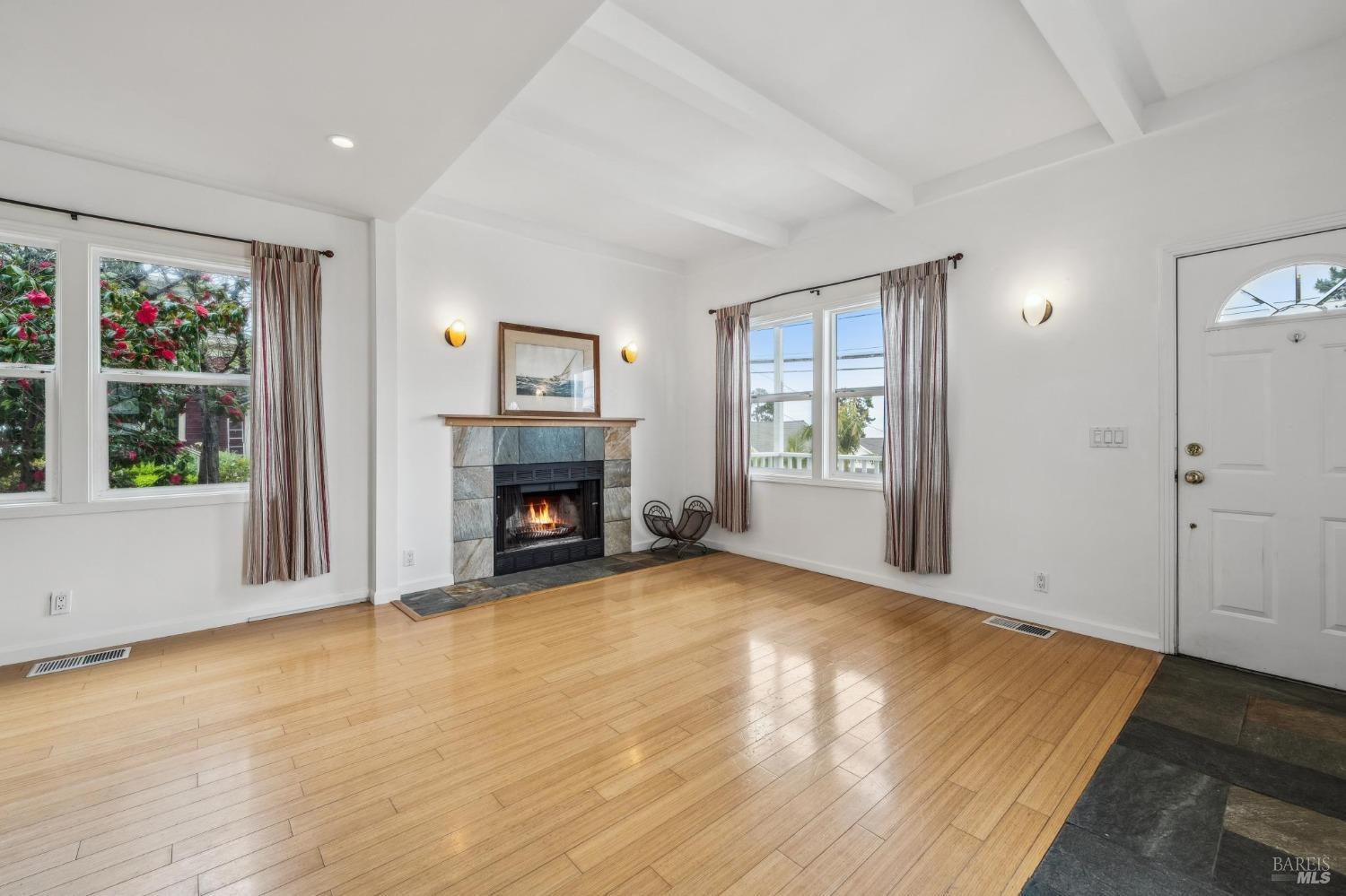 Detail Gallery Image 6 of 76 For 58 Main St, San Rafael,  CA 94964 - 2 Beds | 2 Baths