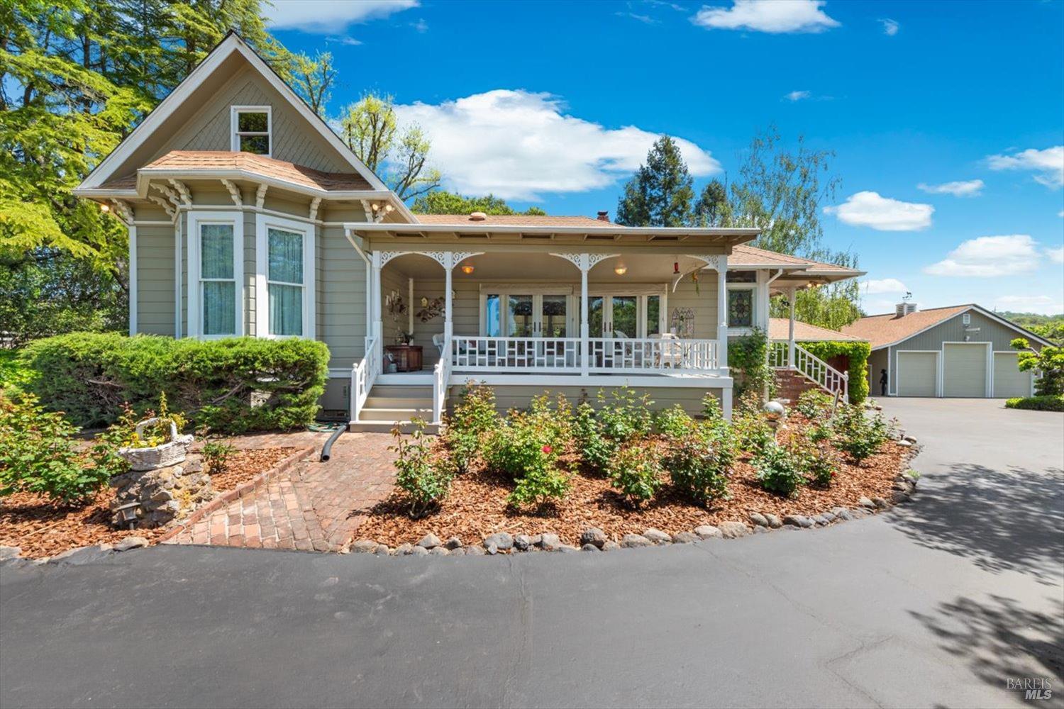 Detail Gallery Image 4 of 88 For 2297 1st Ave, Napa,  CA 94558 - 3 Beds | 3 Baths