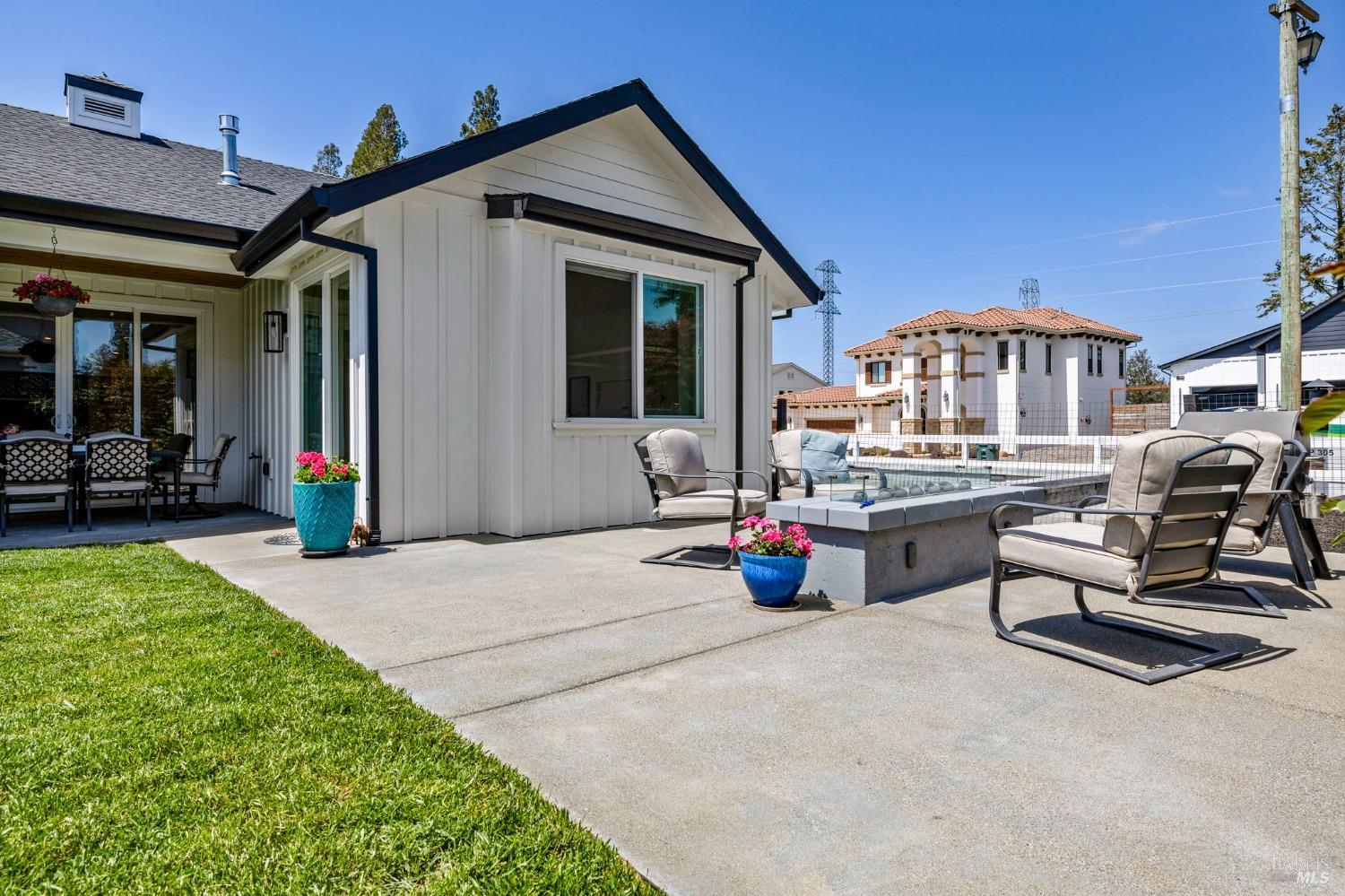 Detail Gallery Image 50 of 59 For 3750 Sawgrass Pl, Santa Rosa,  CA 95403 - 4 Beds | 3/1 Baths