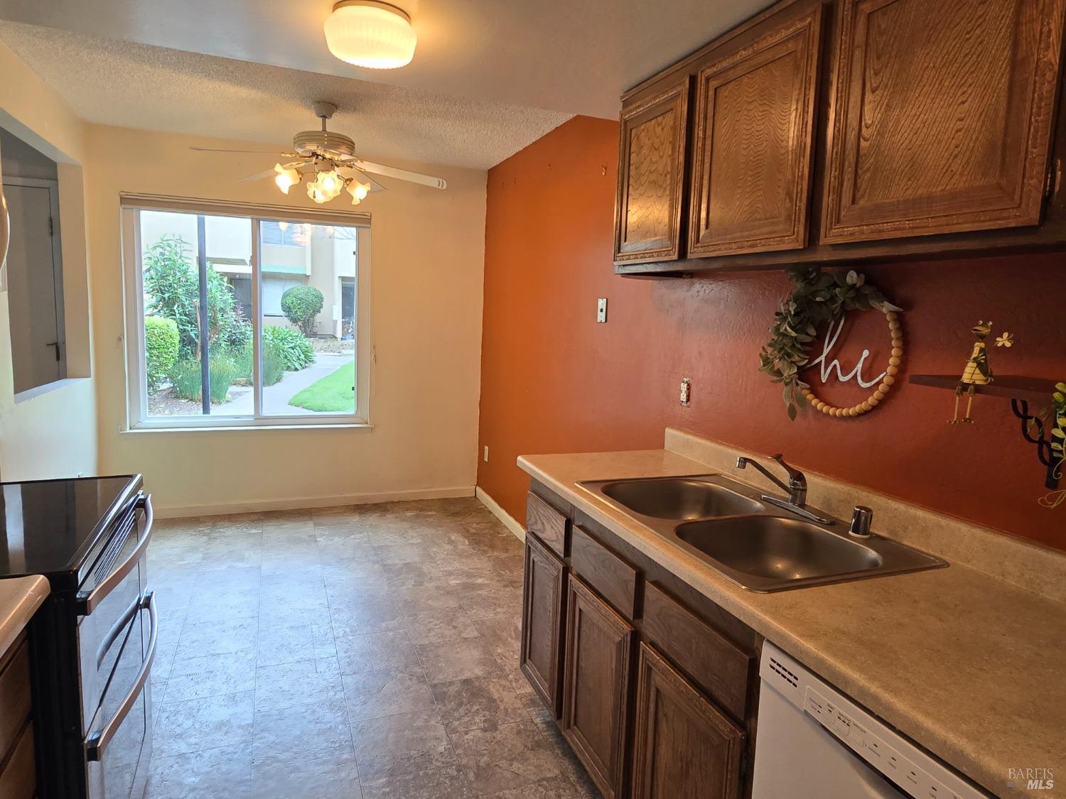 Detail Gallery Image 19 of 19 For 3050 Yulupa Ave, Santa Rosa,  CA 95405 - 2 Beds | 1/1 Baths