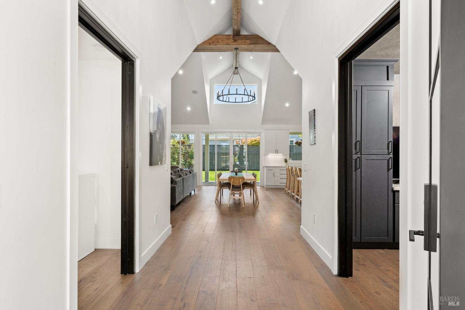 Detail Gallery Image 6 of 59 For 3750 Sawgrass Pl, Santa Rosa,  CA 95403 - 4 Beds | 3/1 Baths