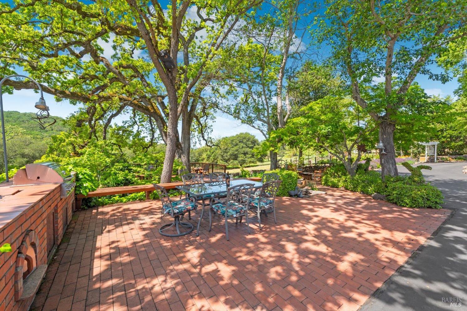 Detail Gallery Image 22 of 88 For 2297 1st Ave, Napa,  CA 94558 - 3 Beds | 3 Baths