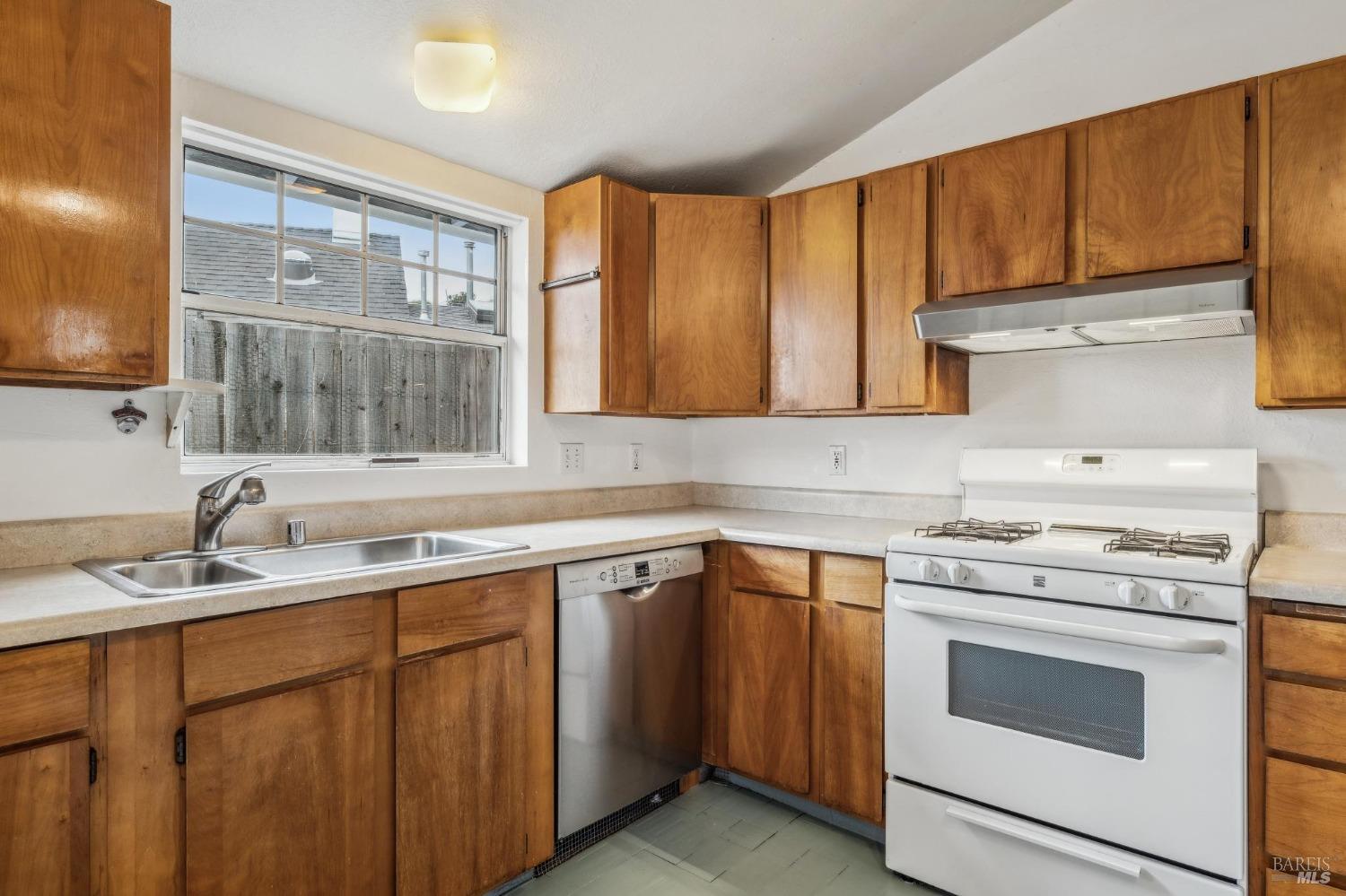 Detail Gallery Image 20 of 76 For 58 Main St, San Rafael,  CA 94964 - 2 Beds | 2 Baths