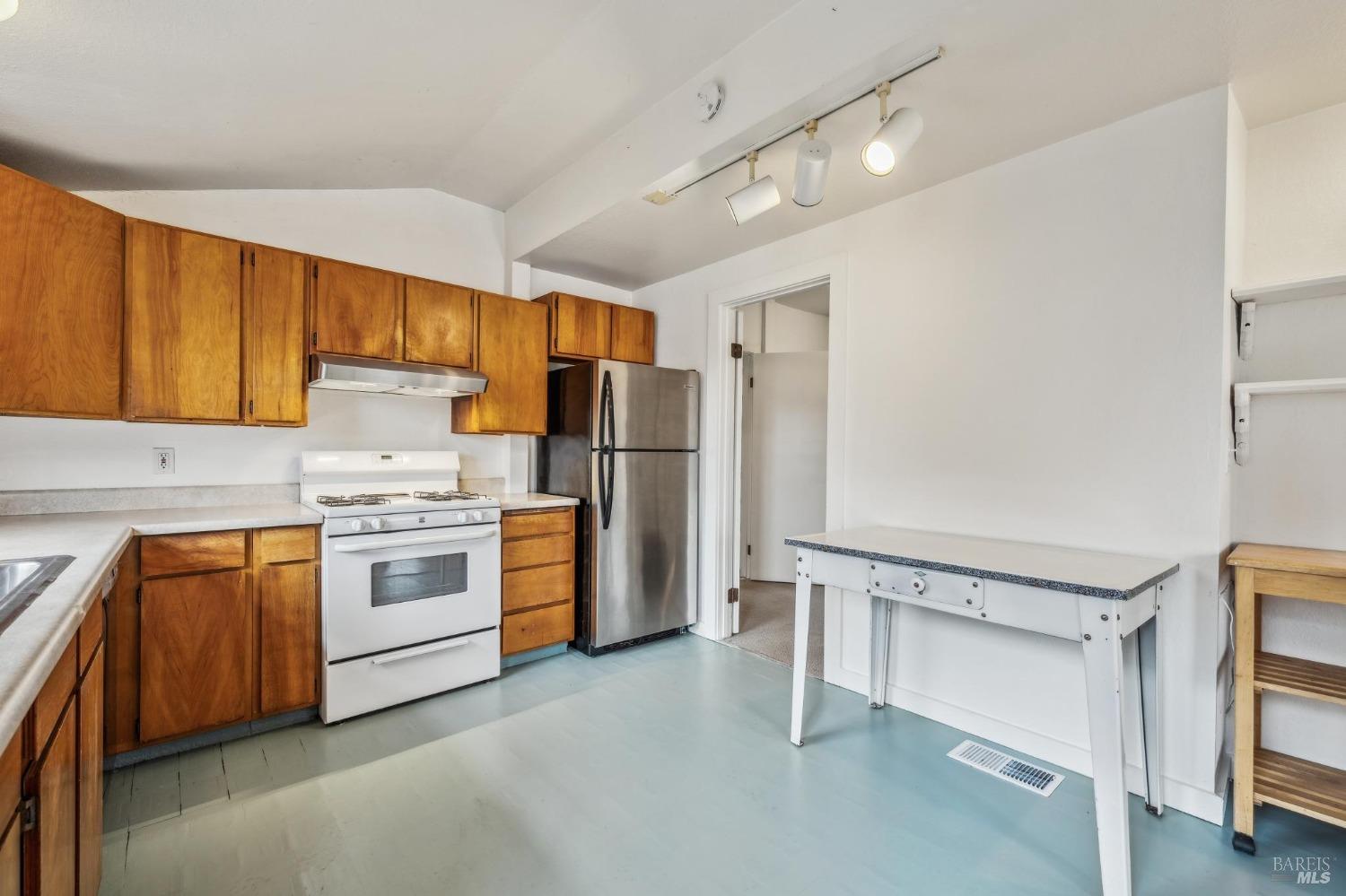 Detail Gallery Image 11 of 76 For 58 Main St, San Rafael,  CA 94964 - 2 Beds | 2 Baths