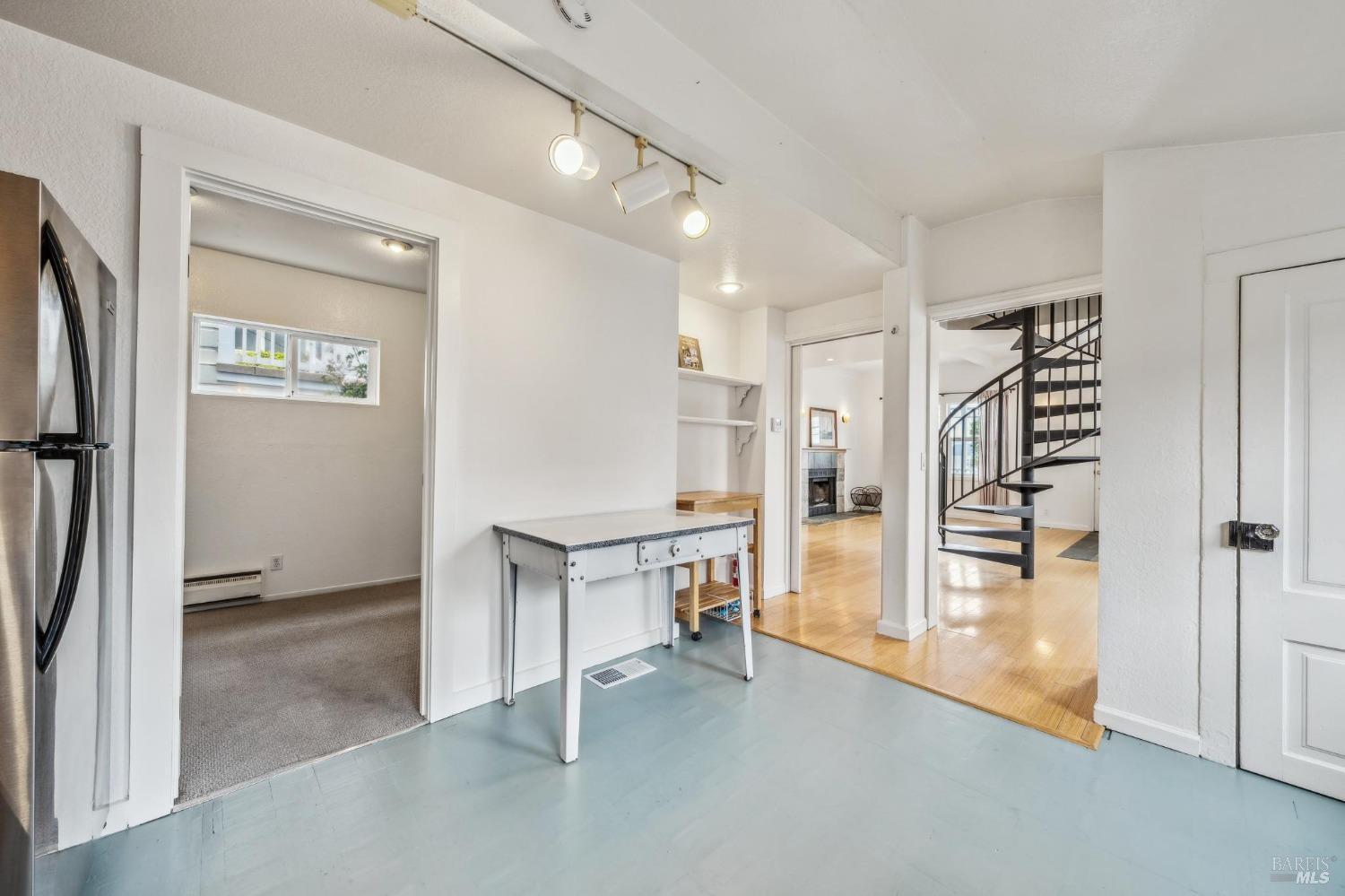 Detail Gallery Image 17 of 76 For 58 Main St, San Rafael,  CA 94964 - 2 Beds | 2 Baths