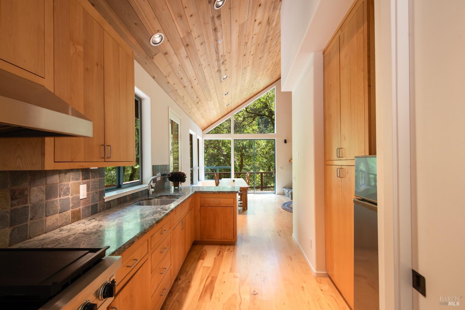 Detail Gallery Image 9 of 35 For 16300 Yerba Santa Rd, Geyserville,  CA 95441 - 1 Beds | 1 Baths