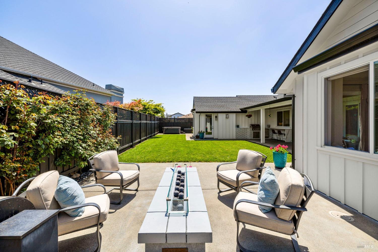Detail Gallery Image 47 of 59 For 3750 Sawgrass Pl, Santa Rosa,  CA 95403 - 4 Beds | 3/1 Baths