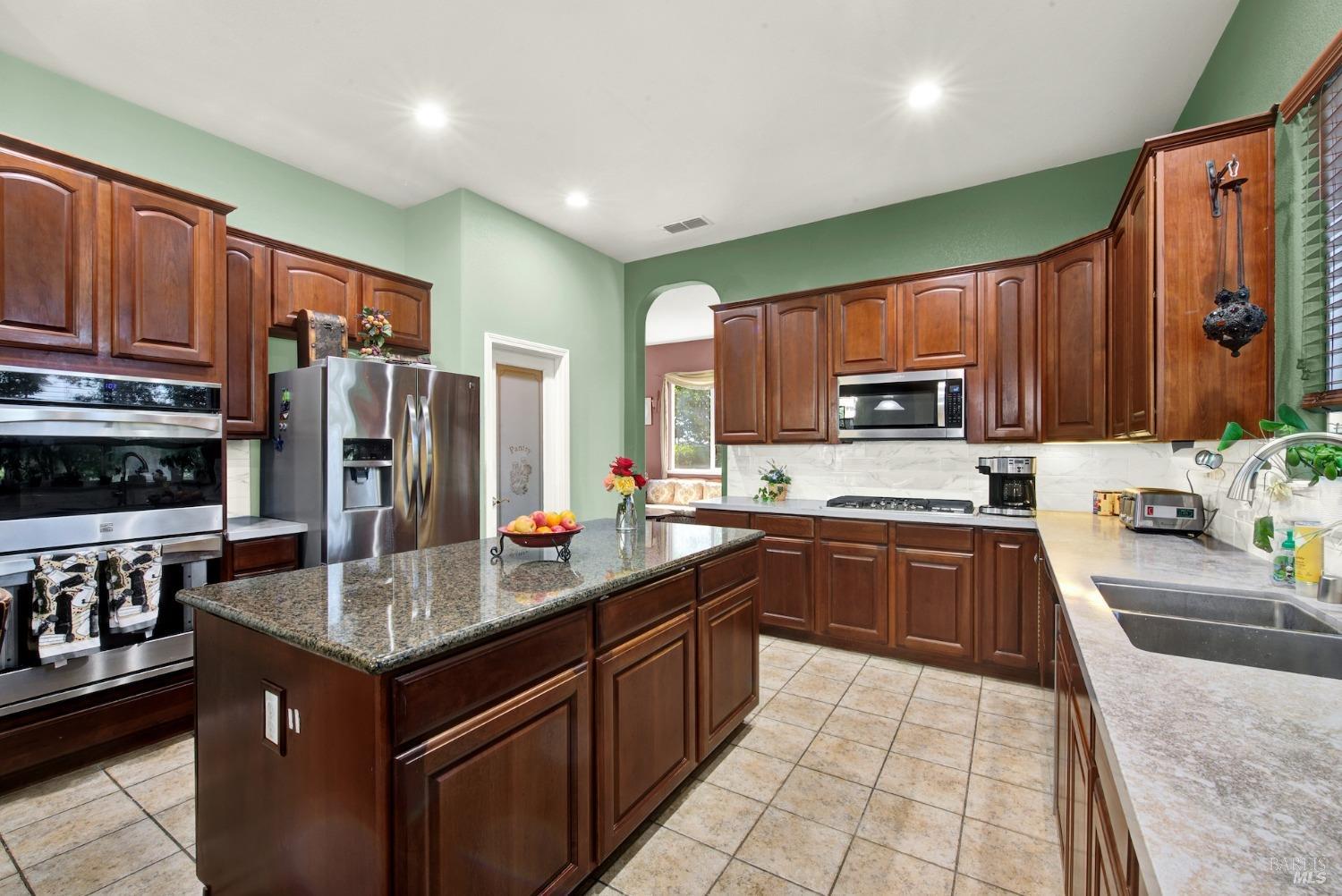 Detail Gallery Image 24 of 77 For 900 Shelter Cove Ct, Vacaville,  CA 95688 - 5 Beds | 3 Baths