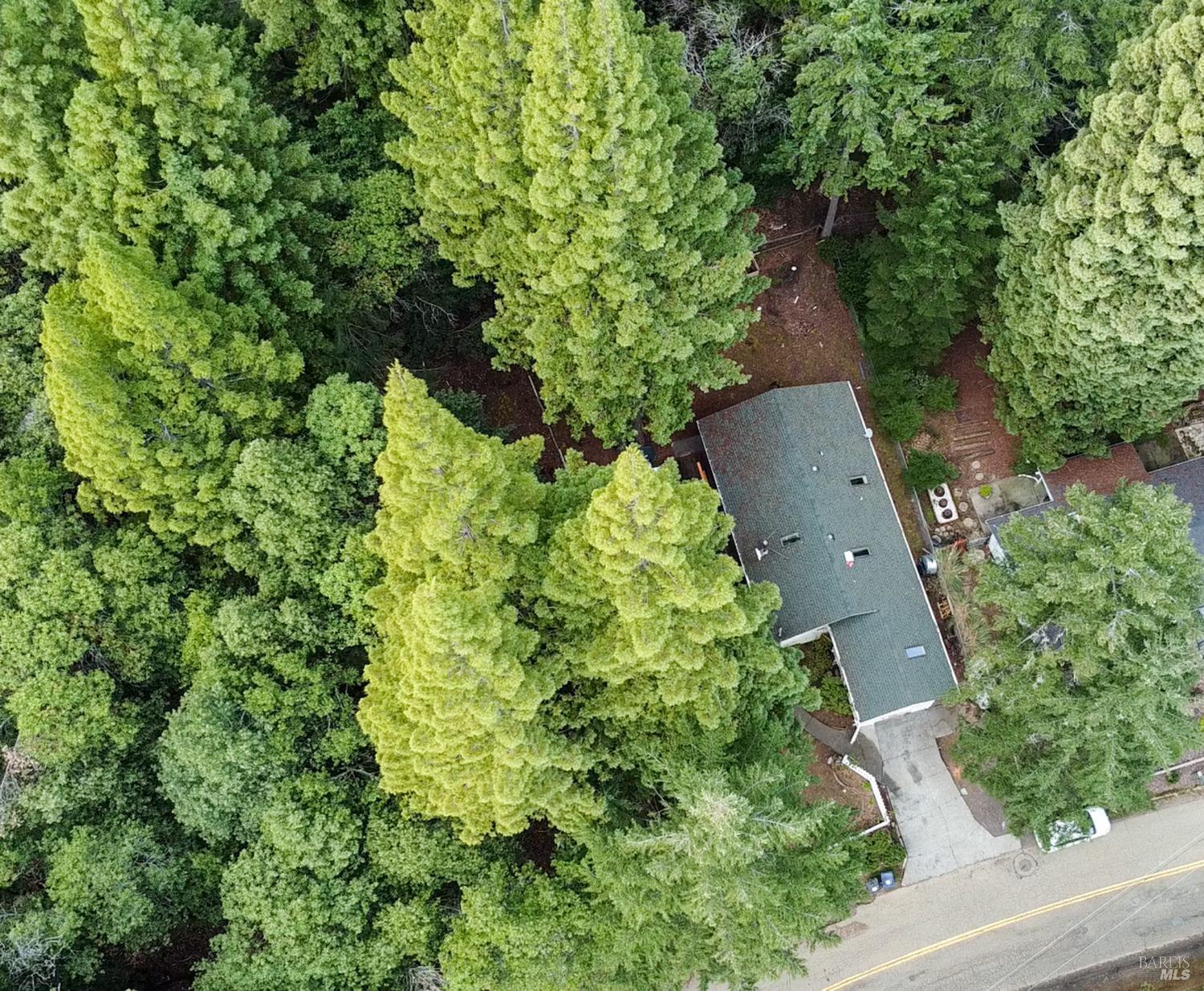 Detail Gallery Image 2 of 22 For 1853 Clover Dr, Willits,  CA 95490 - 3 Beds | 1 Baths