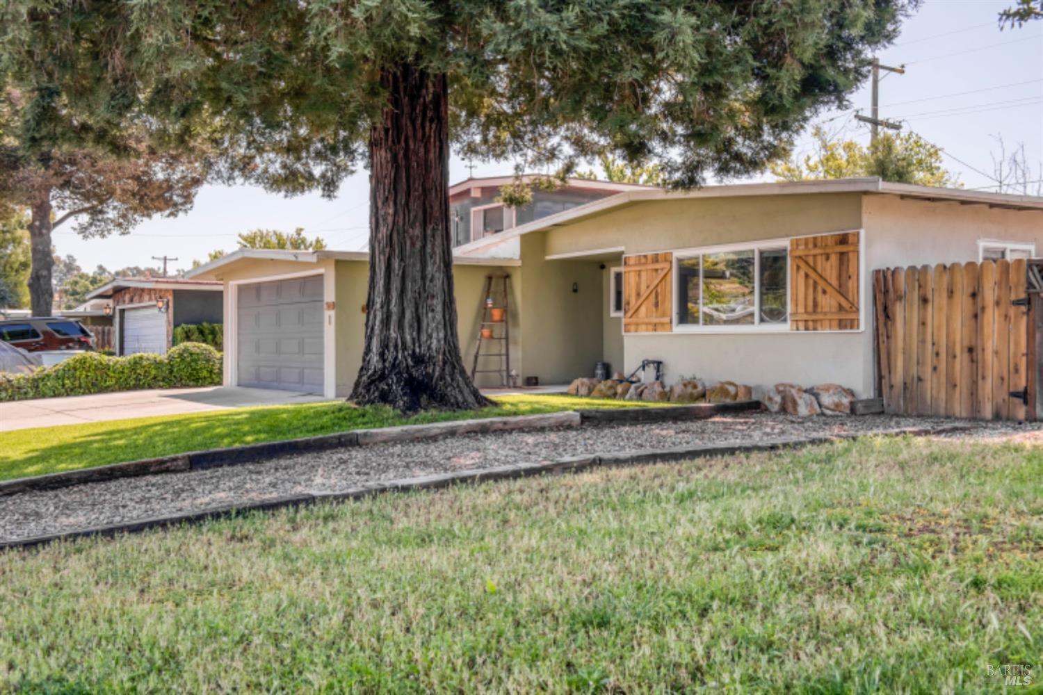 Detail Gallery Image 6 of 31 For 265 Juniper St, Vacaville,  CA 95688 - 3 Beds | 2 Baths