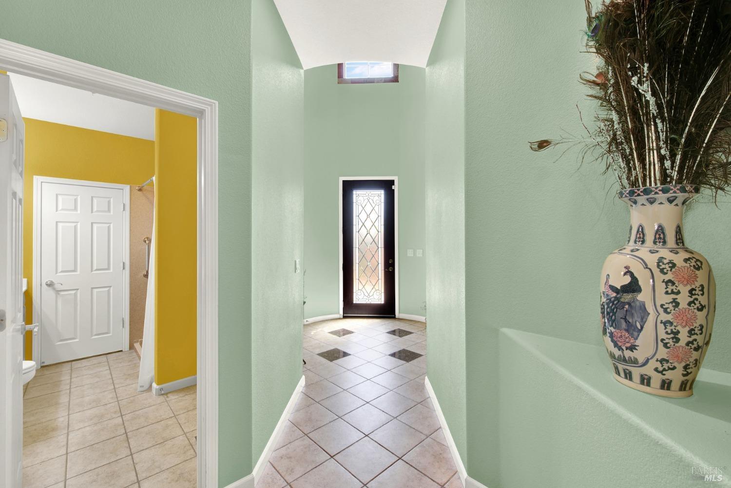Detail Gallery Image 13 of 77 For 900 Shelter Cove Ct, Vacaville,  CA 95688 - 5 Beds | 3 Baths