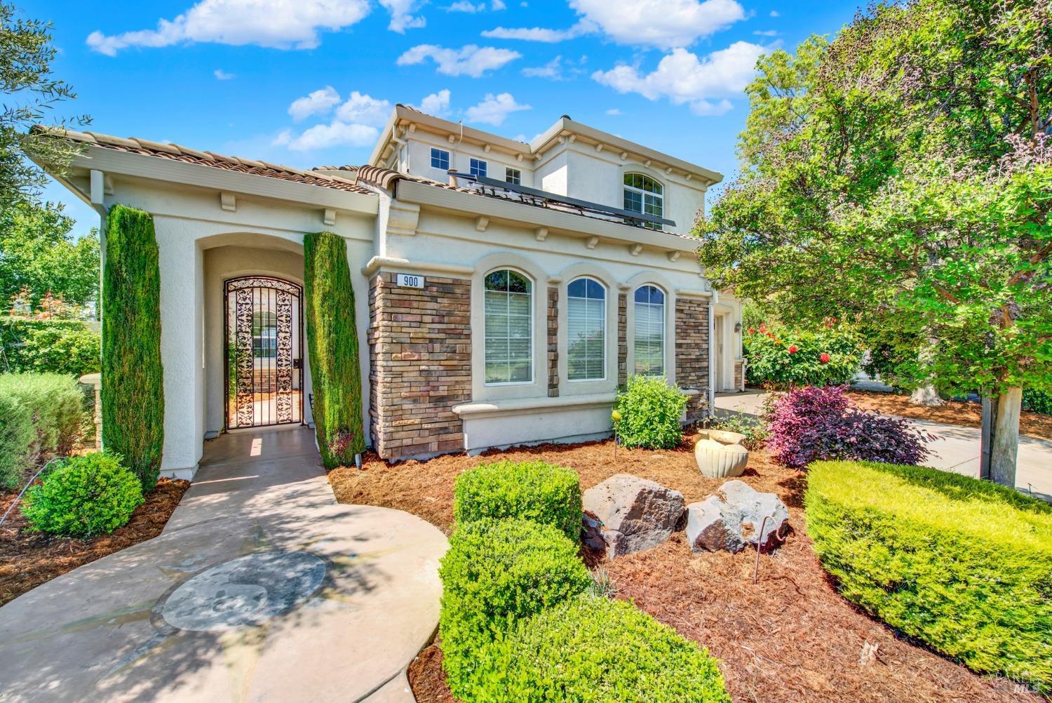Detail Gallery Image 7 of 77 For 900 Shelter Cove Ct, Vacaville,  CA 95688 - 5 Beds | 3 Baths
