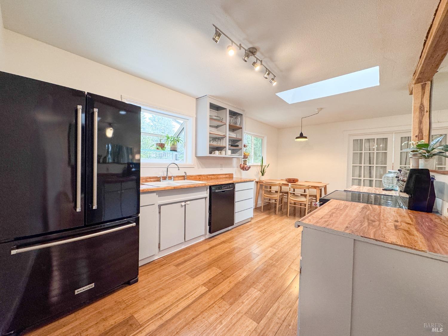 Detail Gallery Image 8 of 22 For 1853 Clover Dr, Willits,  CA 95490 - 3 Beds | 1 Baths
