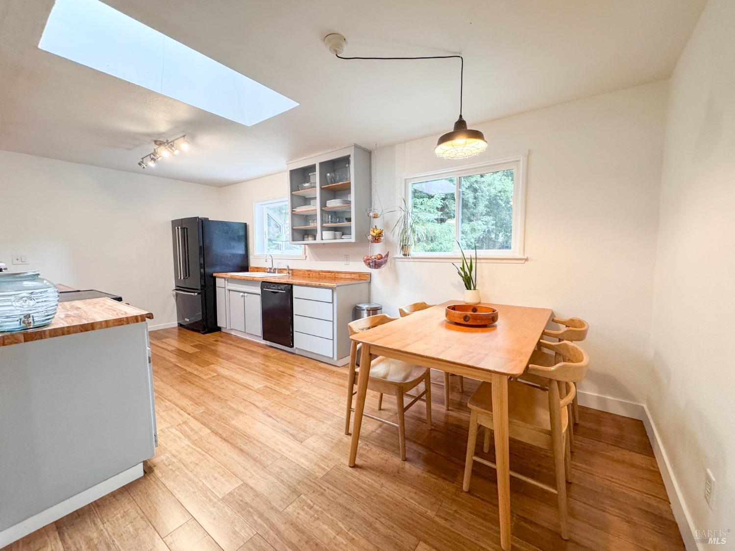 Detail Gallery Image 7 of 22 For 1853 Clover Dr, Willits,  CA 95490 - 3 Beds | 1 Baths