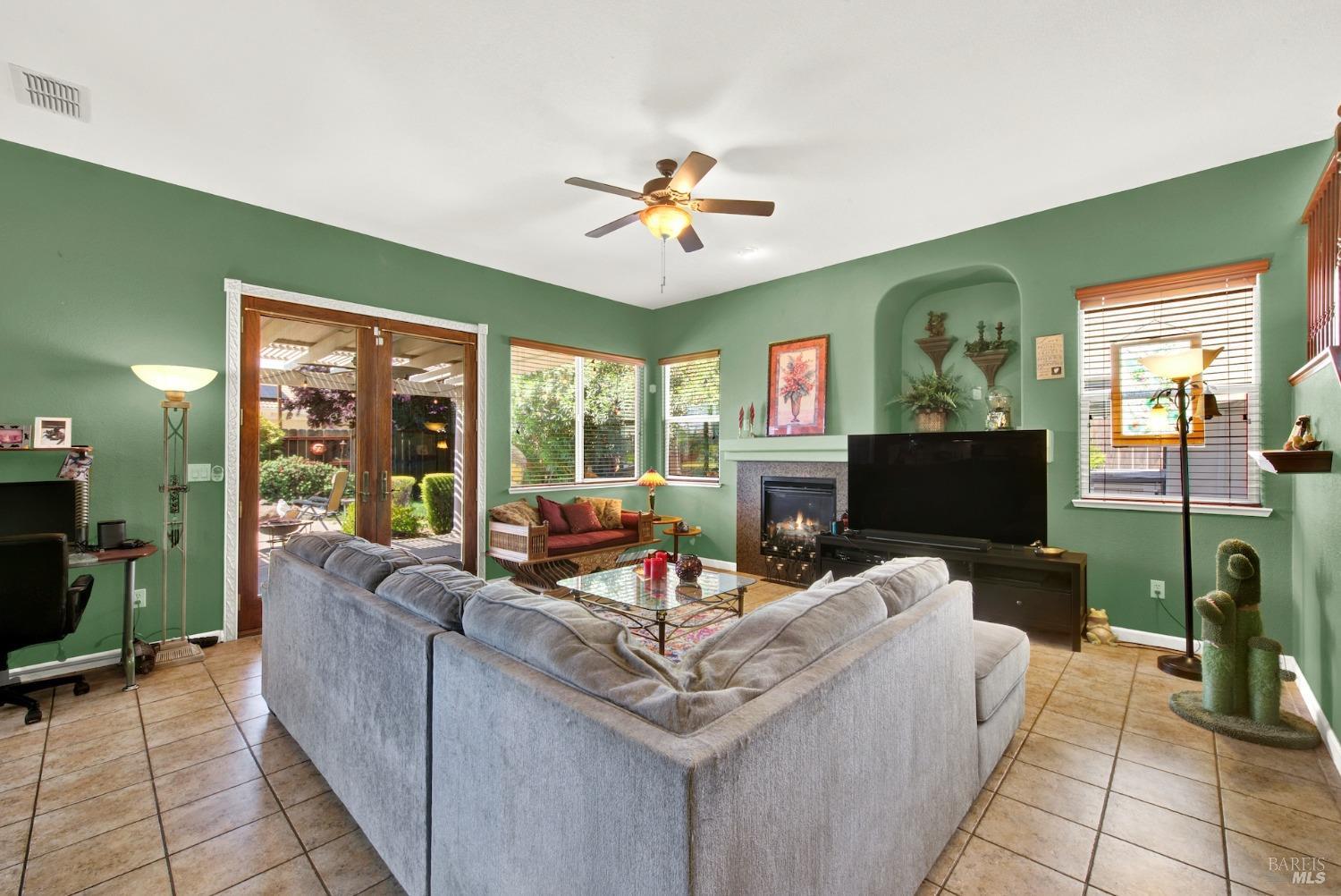 Detail Gallery Image 39 of 77 For 900 Shelter Cove Ct, Vacaville,  CA 95688 - 5 Beds | 3 Baths