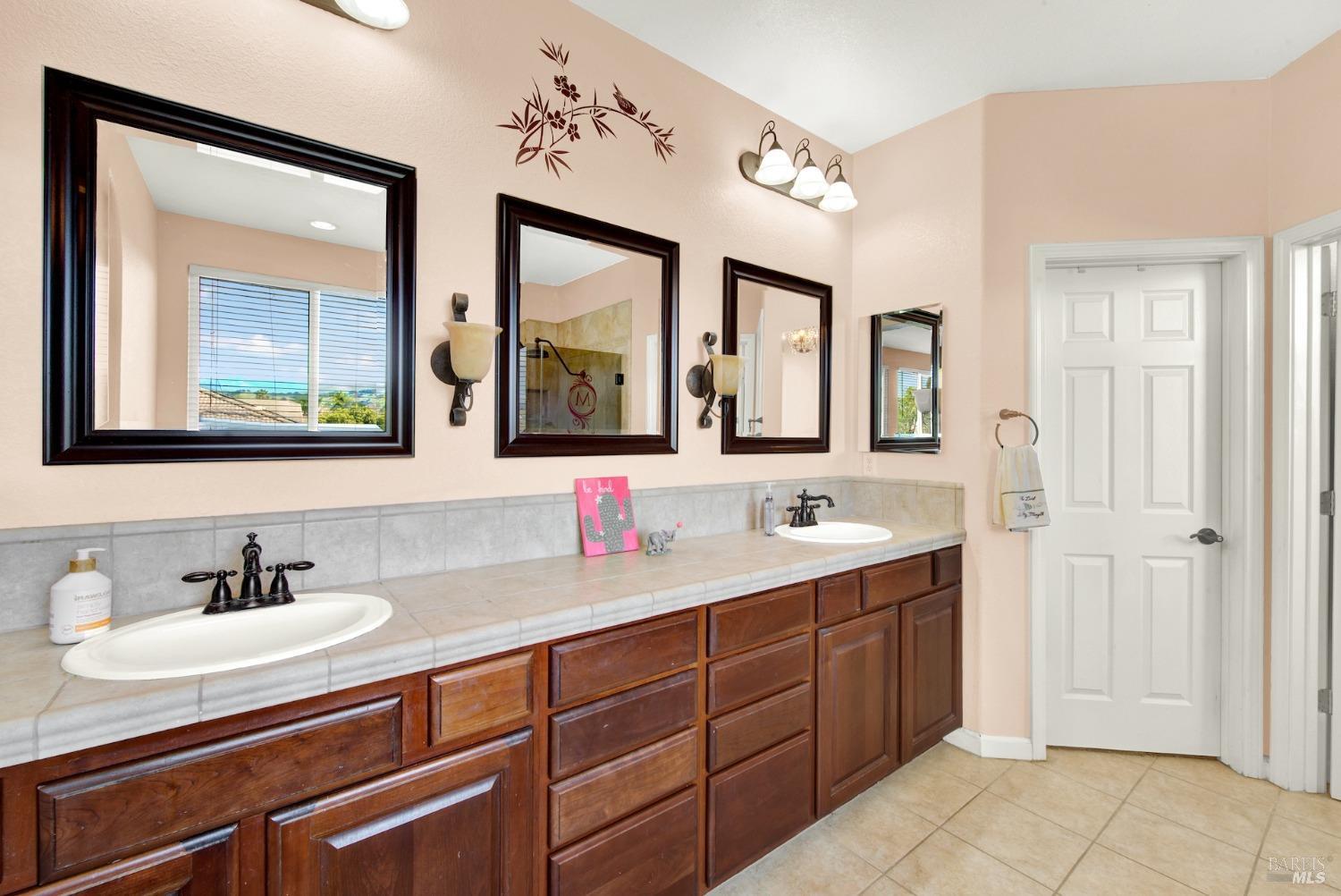 Detail Gallery Image 57 of 77 For 900 Shelter Cove Ct, Vacaville,  CA 95688 - 5 Beds | 3 Baths