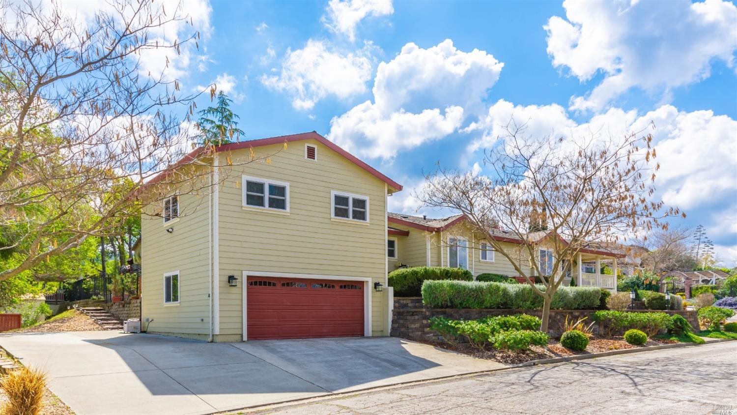 Detail Gallery Image 5 of 79 For 1300 Steele Canyon Rd, Napa,  CA 94558 - 4 Beds | 3 Baths